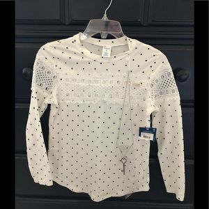 NWT Arizona long sleeve shirt necklace in package